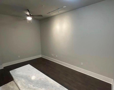 2727 Houston Avenue - Photo Thumbnail 3