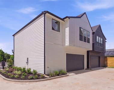 4603 Harrisburg Boulevard - Photo Thumbnail 1
