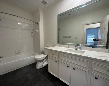 6857 Staffordshire Boulevard - Photo Thumbnail 13