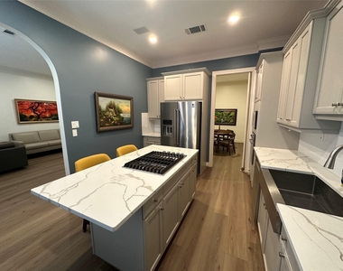 6857 Staffordshire Boulevard - Photo Thumbnail 7