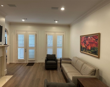 6857 Staffordshire Boulevard - Photo Thumbnail 4