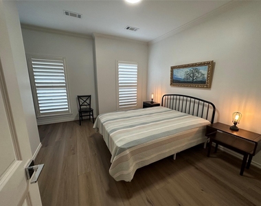 6857 Staffordshire Boulevard - Photo Thumbnail 15