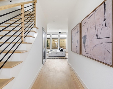 4605 Harrisburg Boulevard - Photo Thumbnail 2