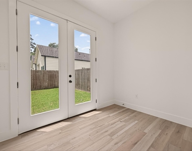 5206 Firnat Street - Photo Thumbnail 16
