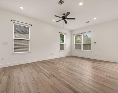 5206 Firnat Street - Photo Thumbnail 7