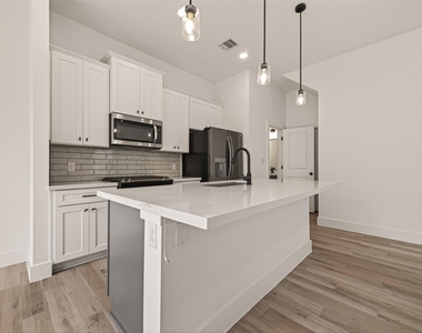 5206 Firnat Street - Photo Thumbnail 10