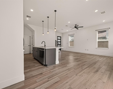 5206 Firnat Street - Photo Thumbnail 9
