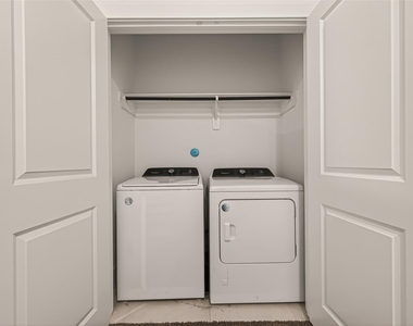 5206 Firnat Street - Photo Thumbnail 18