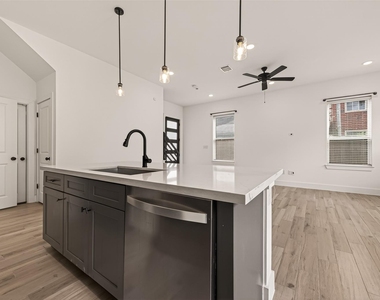 5206 Firnat Street - Photo Thumbnail 14