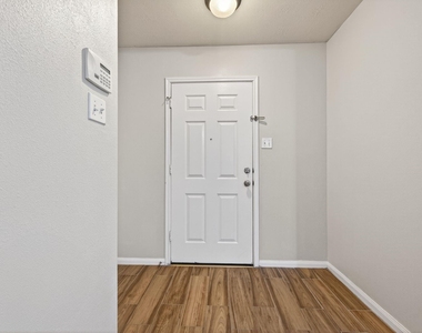 13723 Audra Lane - Photo Thumbnail 3