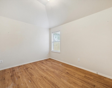 9717 Cottage Street - Photo Thumbnail 4