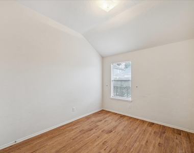 9717 Cottage Street - Photo Thumbnail 7