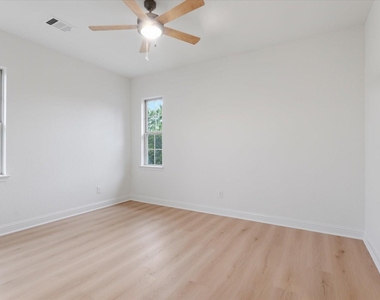 2 Gracenote Place - Photo Thumbnail 34