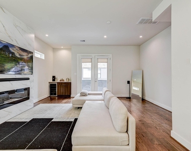 5857 Dolores Street - Photo Thumbnail 15