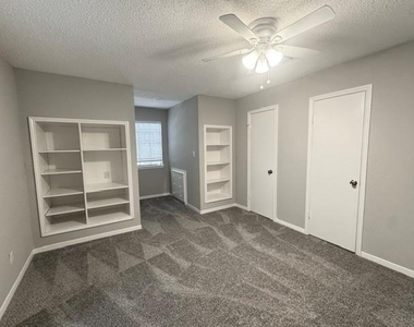 3131 Mosby Drive - Photo Thumbnail 13