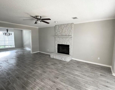 3131 Mosby Drive - Photo Thumbnail 1