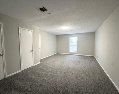 3131 Mosby Drive - Photo Thumbnail 14