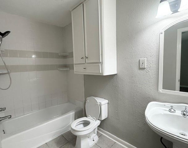 3131 Mosby Drive - Photo Thumbnail 8