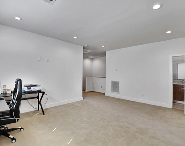 5507 Robusto Place - Photo Thumbnail 23
