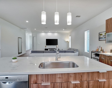5507 Robusto Place - Photo Thumbnail 16