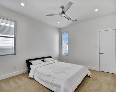 5507 Robusto Place - Photo Thumbnail 33