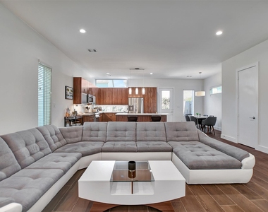 5507 Robusto Place - Photo Thumbnail 11