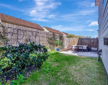 5507 Robusto Place - Photo Thumbnail 36