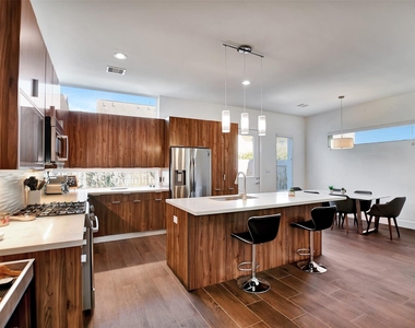 5507 Robusto Place - Photo Thumbnail 14