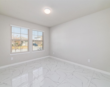 5502 Creekside Ridge Trail - Photo Thumbnail 4