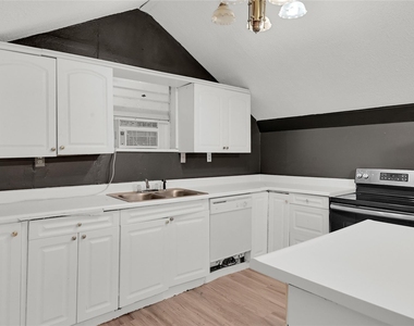 310 N Rock Island St - Photo Thumbnail 14