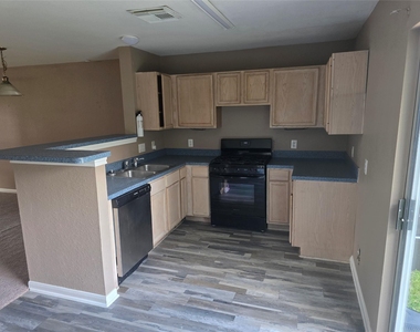 15515 Martineau Street - Photo Thumbnail 14