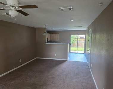 15515 Martineau Street - Photo Thumbnail 9