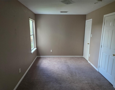 15515 Martineau Street - Photo Thumbnail 12