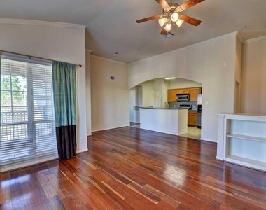 6607 Lake Woodlands Dr - Photo Thumbnail 2
