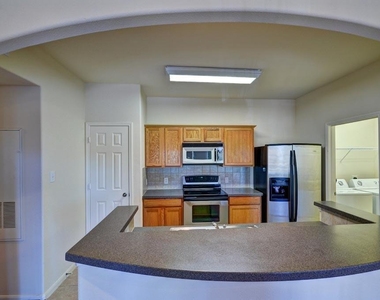 6607 Lake Woodlands Dr - Photo Thumbnail 1