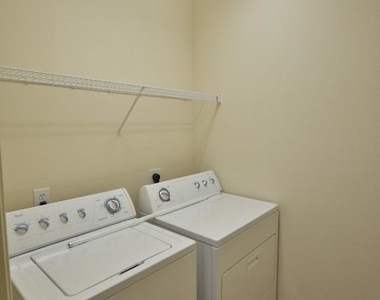 6607 Lake Woodlands Dr - Photo Thumbnail 18