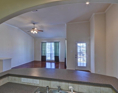 6607 Lake Woodlands Dr - Photo Thumbnail 16