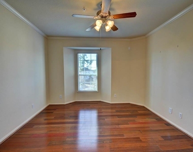 6607 Lake Woodlands Dr - Photo Thumbnail 9