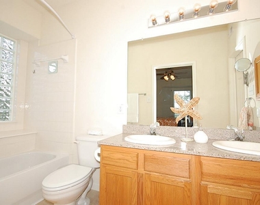 6607 Lake Woodlands Dr - Photo Thumbnail 7