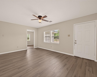 14022 Rosecrest Drive - Photo Thumbnail 2