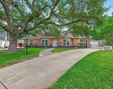 2003 Point Clear Court - Photo Thumbnail 1