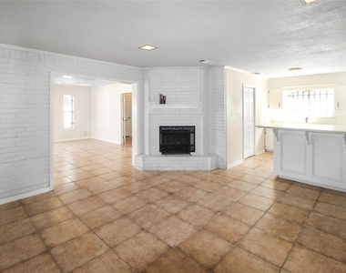 10322 Nold Drive - Photo Thumbnail 7
