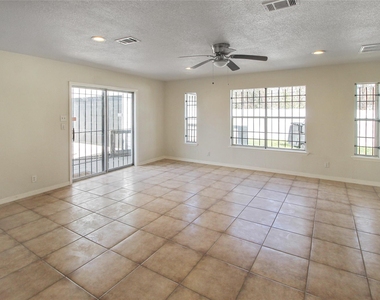 10322 Nold Drive - Photo Thumbnail 8