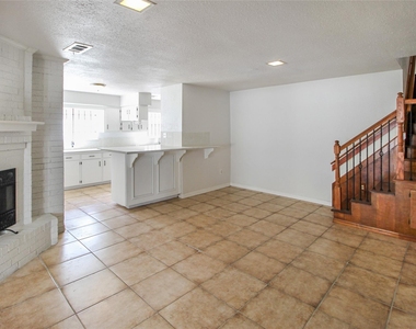 10322 Nold Drive - Photo Thumbnail 6