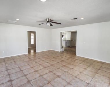 10322 Nold Drive - Photo Thumbnail 9