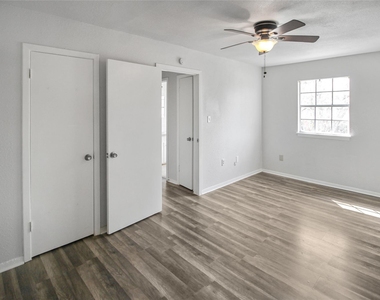 10322 Nold Drive - Photo Thumbnail 13
