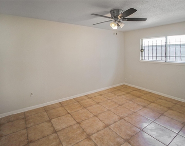 10322 Nold Drive - Photo Thumbnail 11