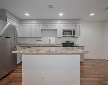 5333 Richmond Avenue - Photo Thumbnail 1