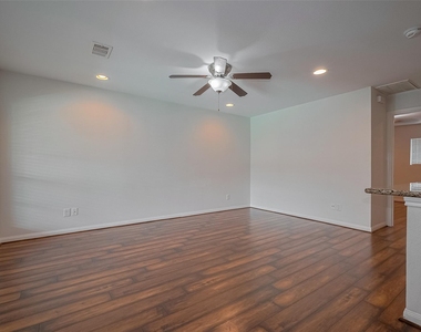5333 Richmond Avenue - Photo Thumbnail 9