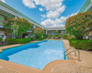 5333 Richmond Avenue - Photo Thumbnail 8
